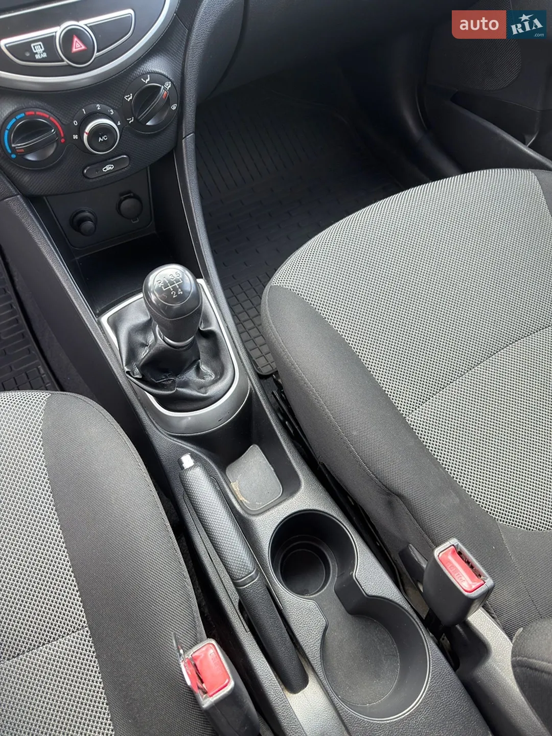 2011 Hyundai Accent - мініатюра 30