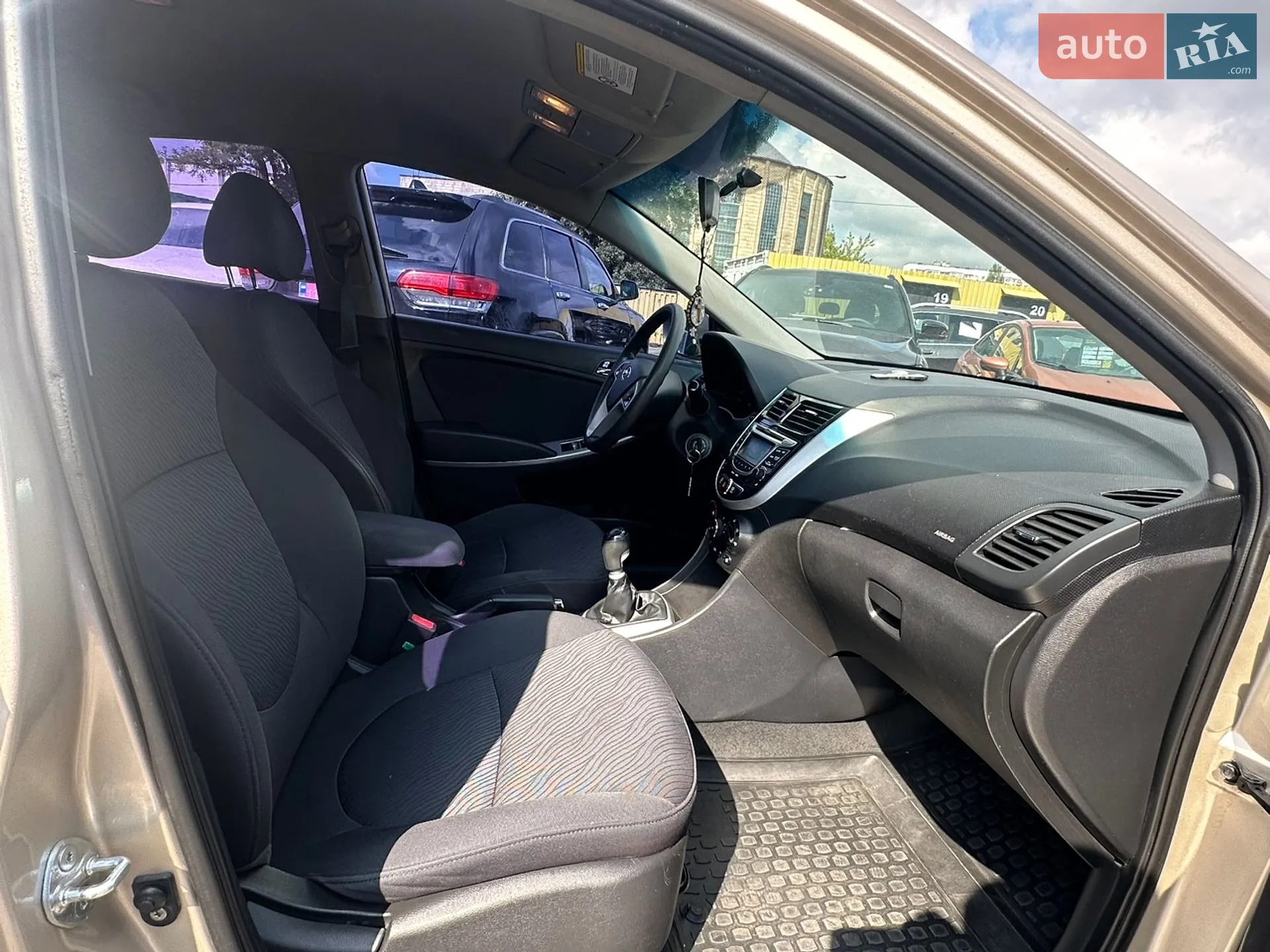 2011 Hyundai Accent - мініатюра 22