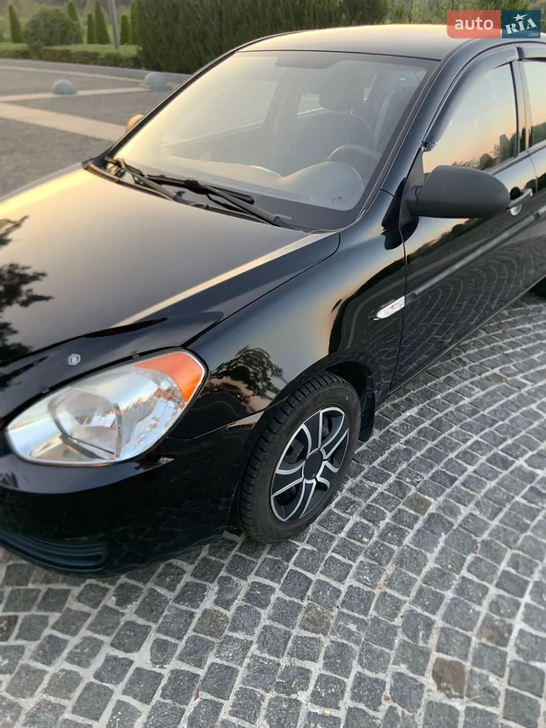 2010 Hyundai Accent - мініатюра 3