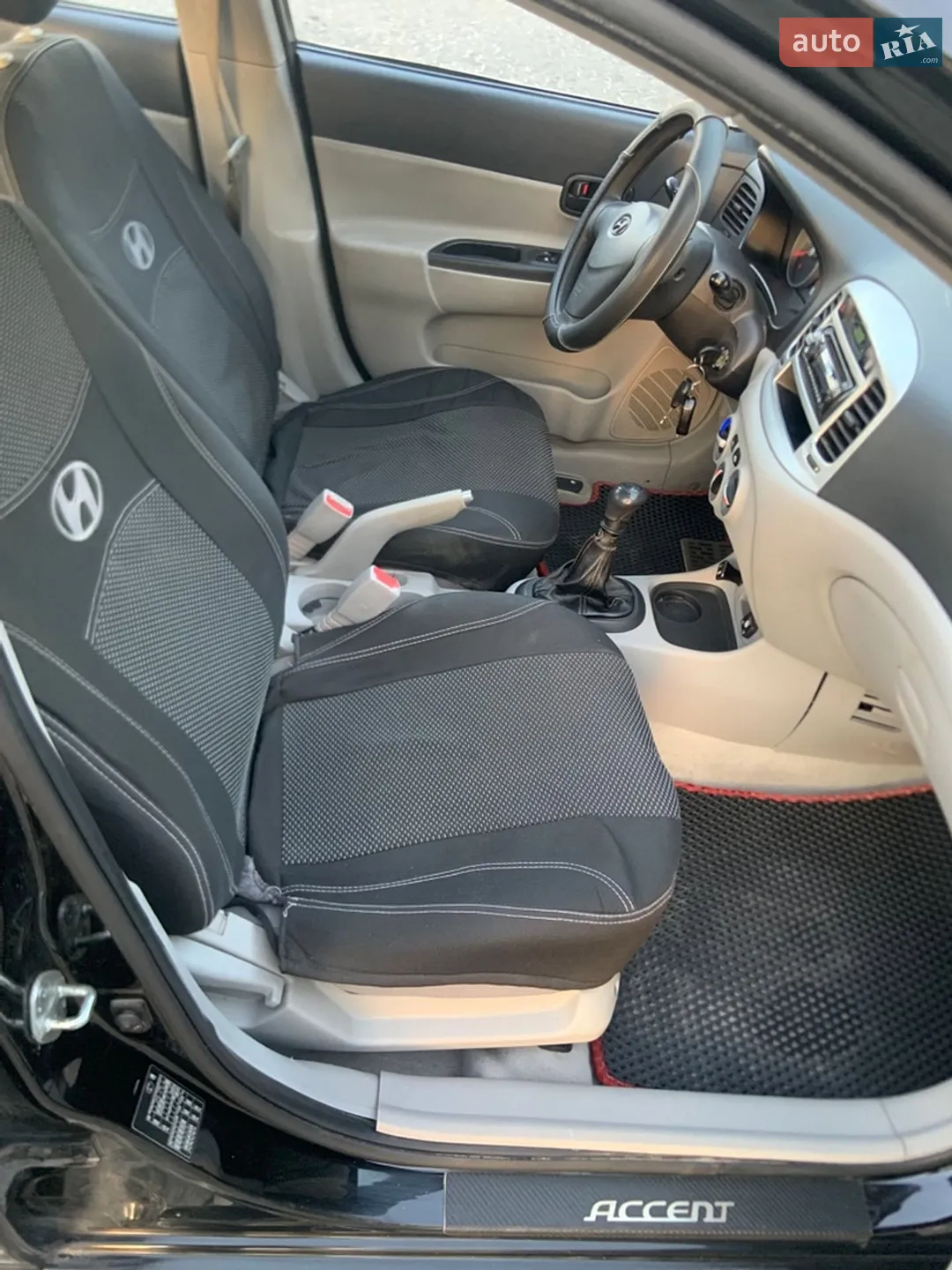 2010 Hyundai Accent - мініатюра 10