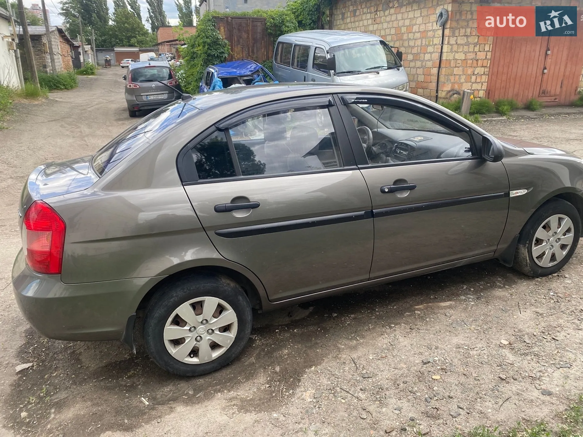 2010 Hyundai Accent - мініатюра 5