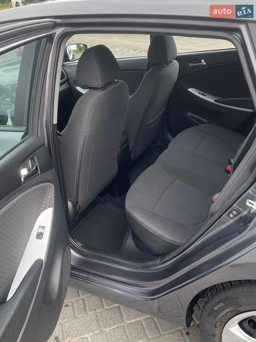 2012 Hyundai Accent - мініатюра 9