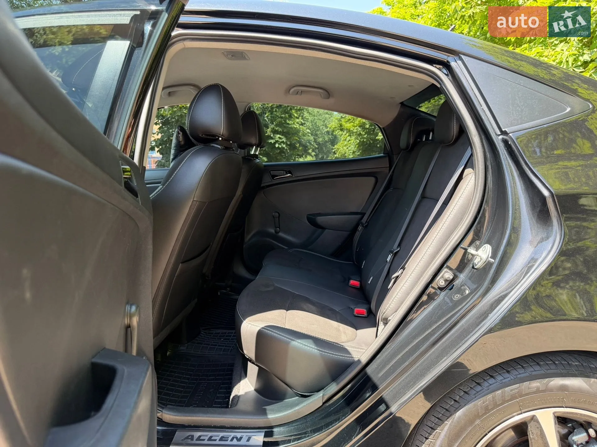 2011 Hyundai Accent - мініатюра 21