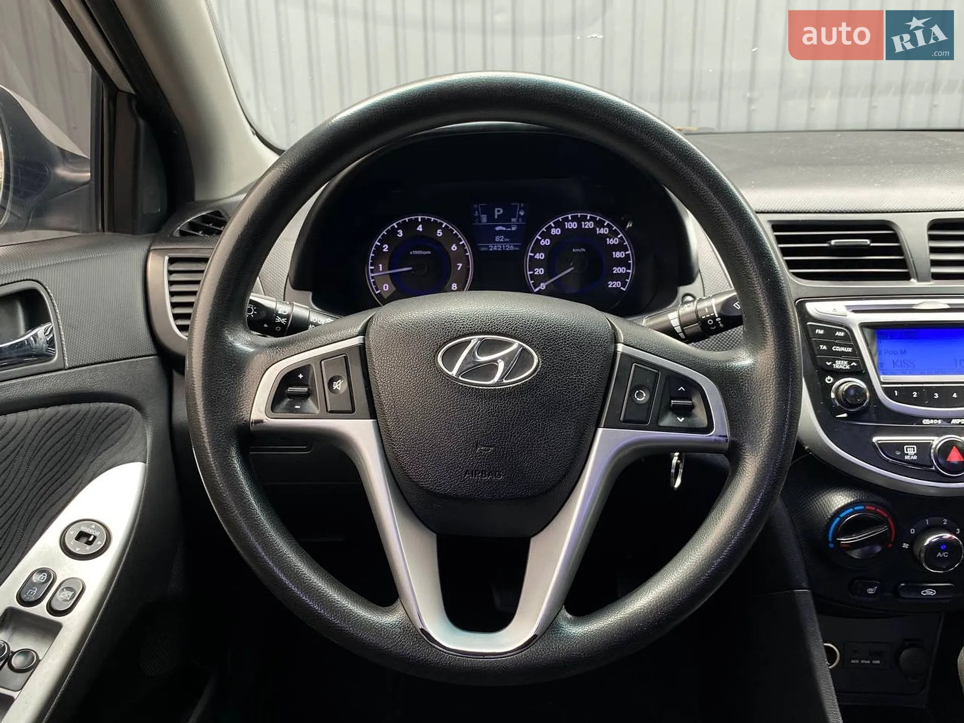 2011 Hyundai Accent - мініатюра 12