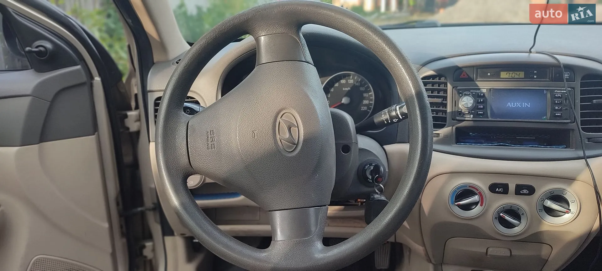2010 Hyundai Accent - мініатюра 3