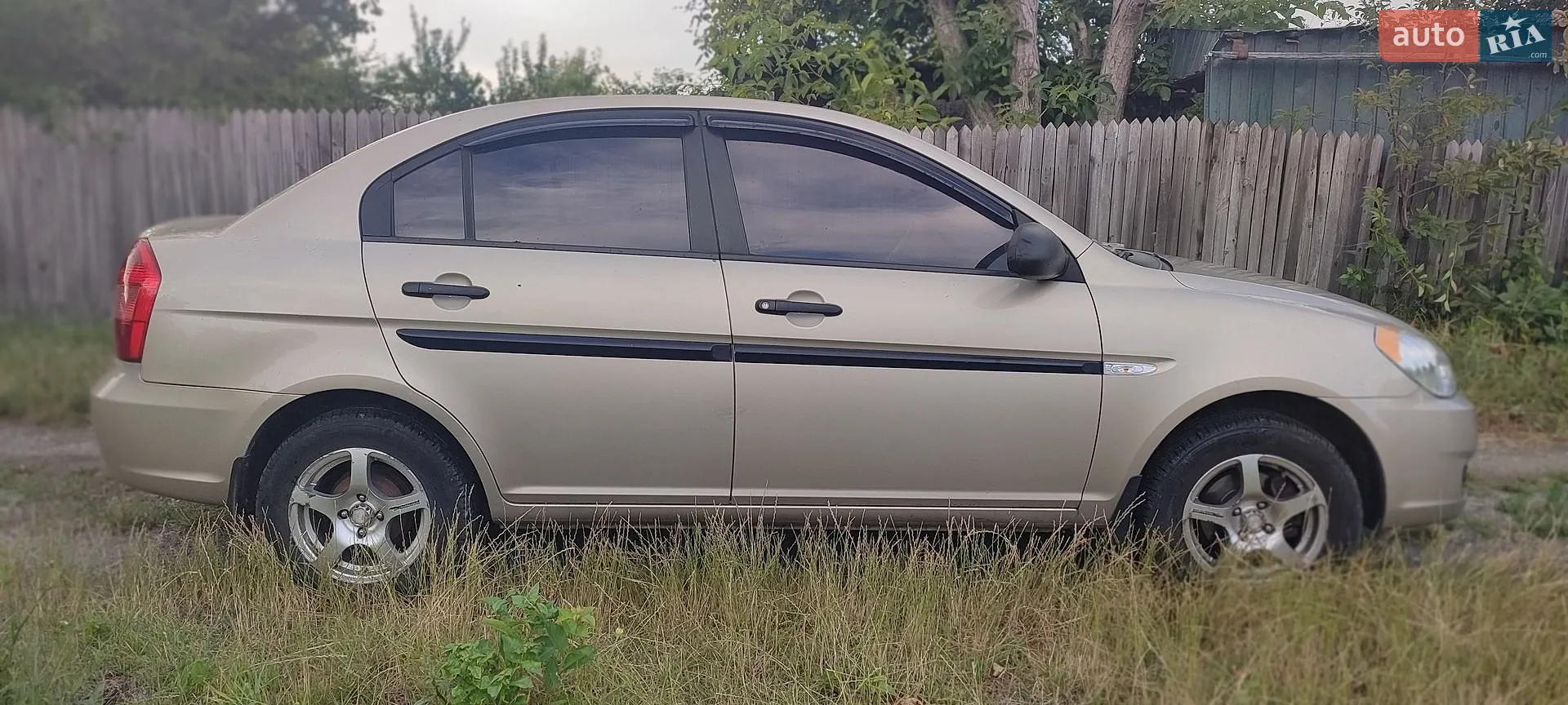 2010 Hyundai Accent - мініатюра 11
