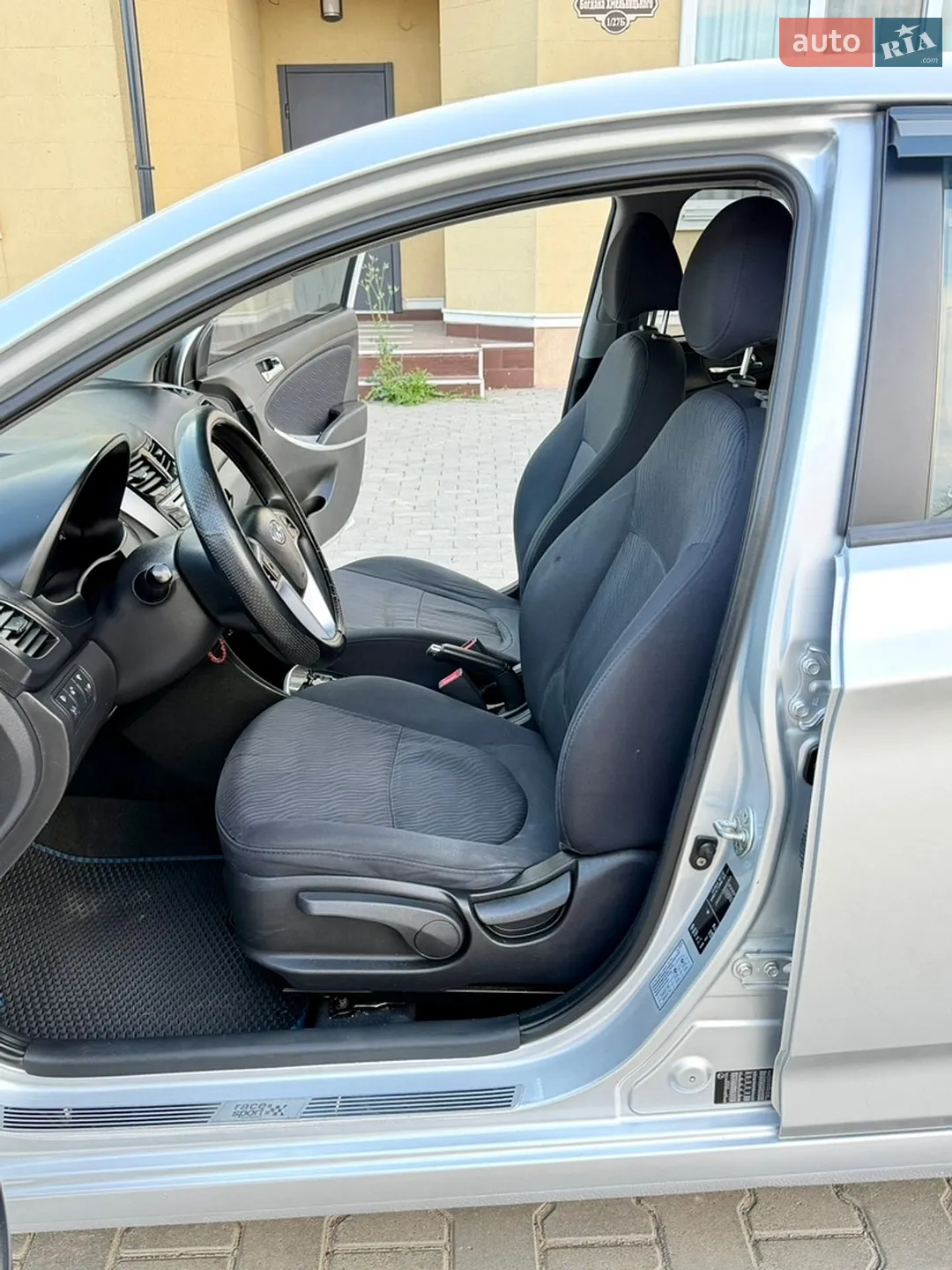 2011 Hyundai Accent - мініатюра 48