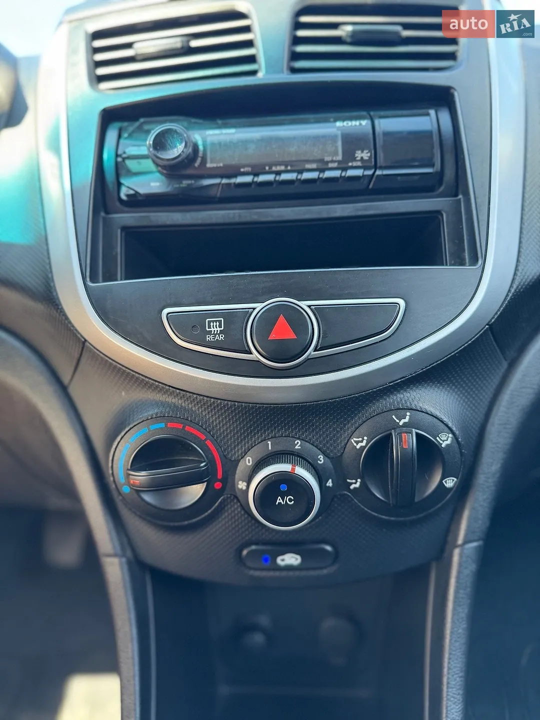 2011 Hyundai Accent - мініатюра 28