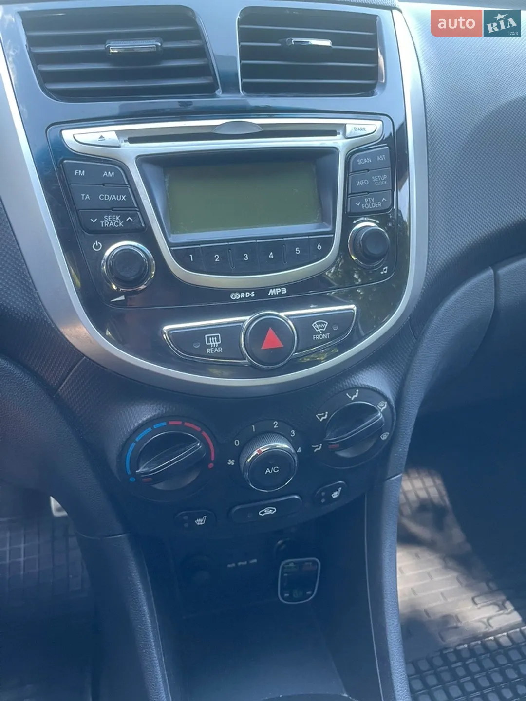 2012 Hyundai Accent - мініатюра 45