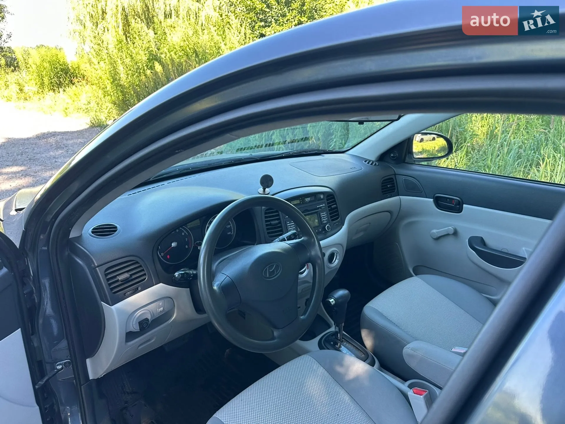 2010 Hyundai Accent - мініатюра 7