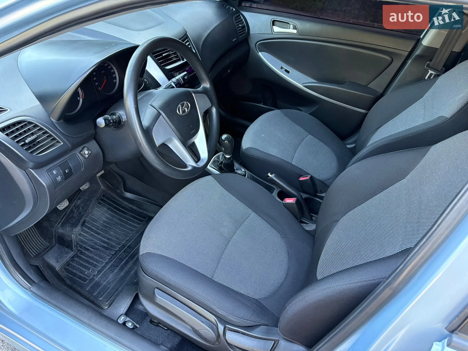 2011 Hyundai Accent - мініатюра 21