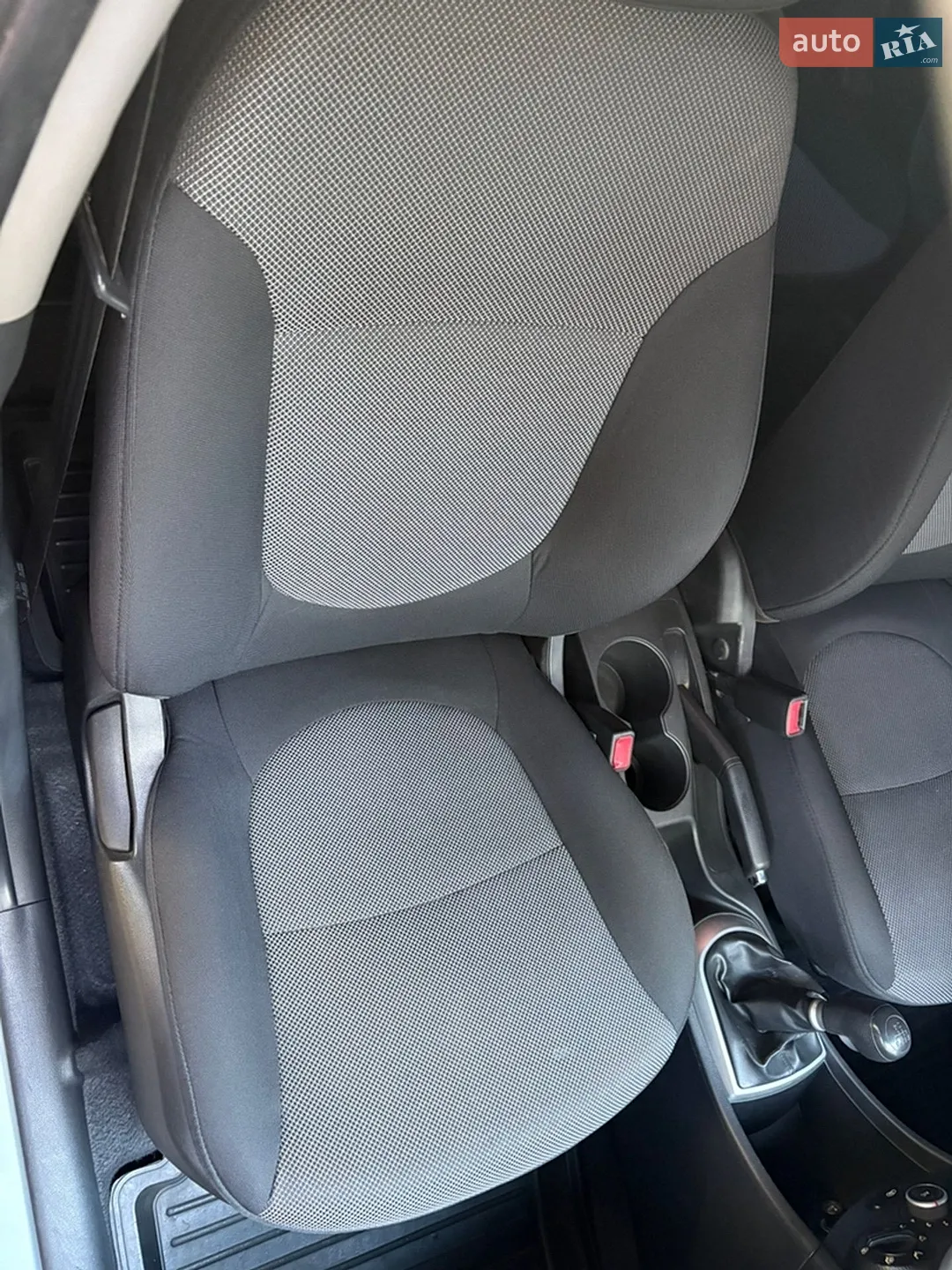 2011 Hyundai Accent - мініатюра 31