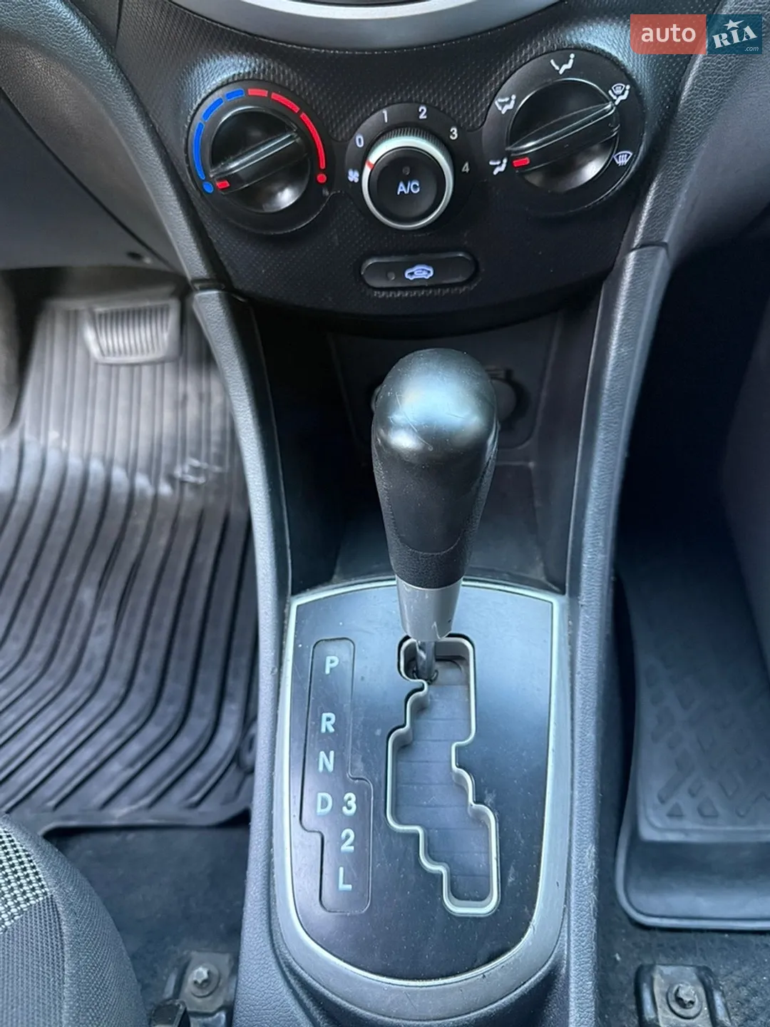 2011 Hyundai Accent - мініатюра 7