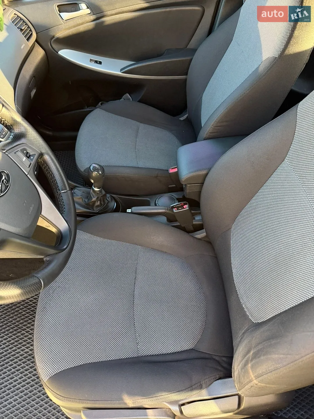 2013 Hyundai Accent - мініатюра 9