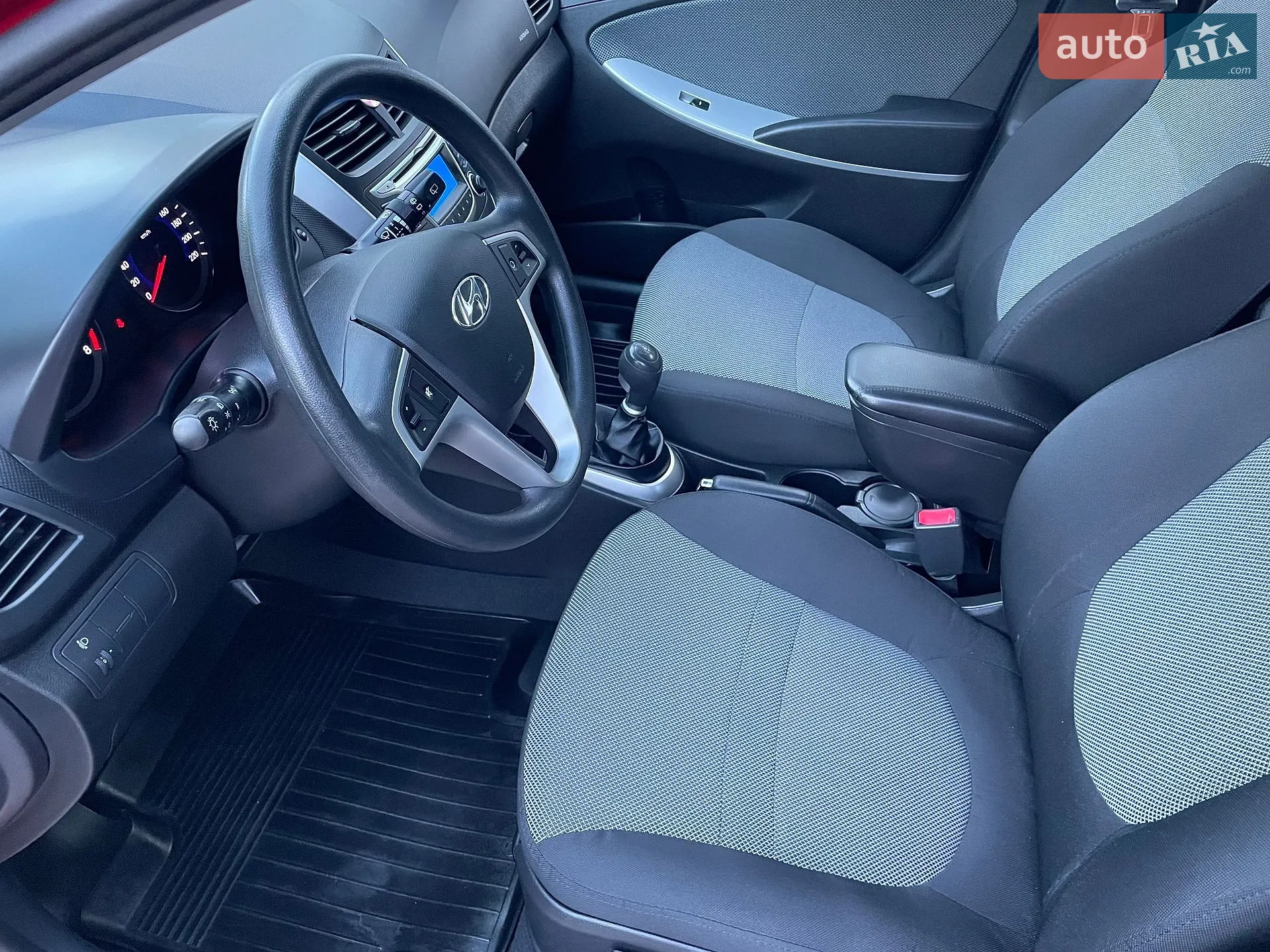 2013 Hyundai Accent - мініатюра 121