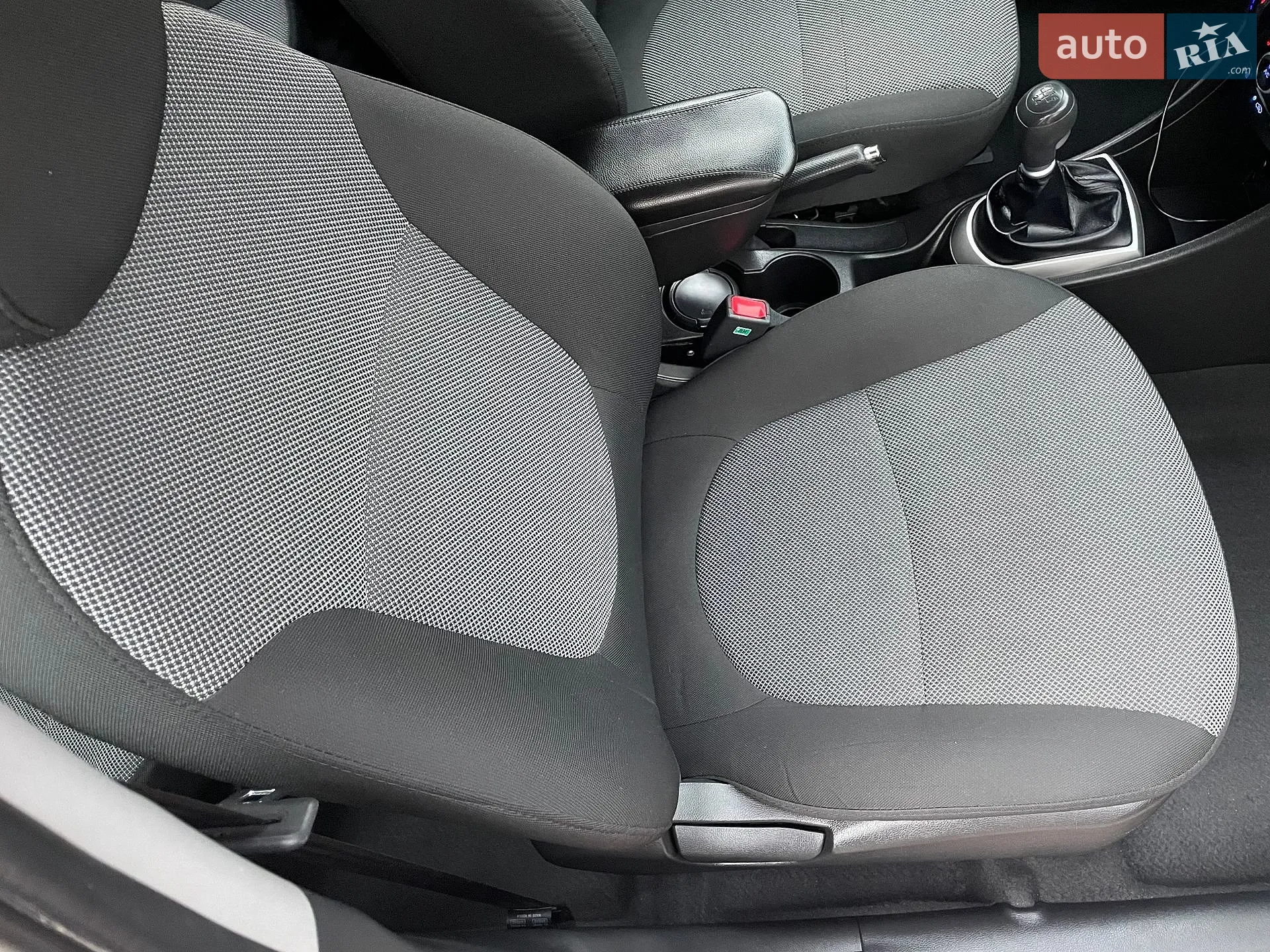 2013 Hyundai Accent - мініатюра 136