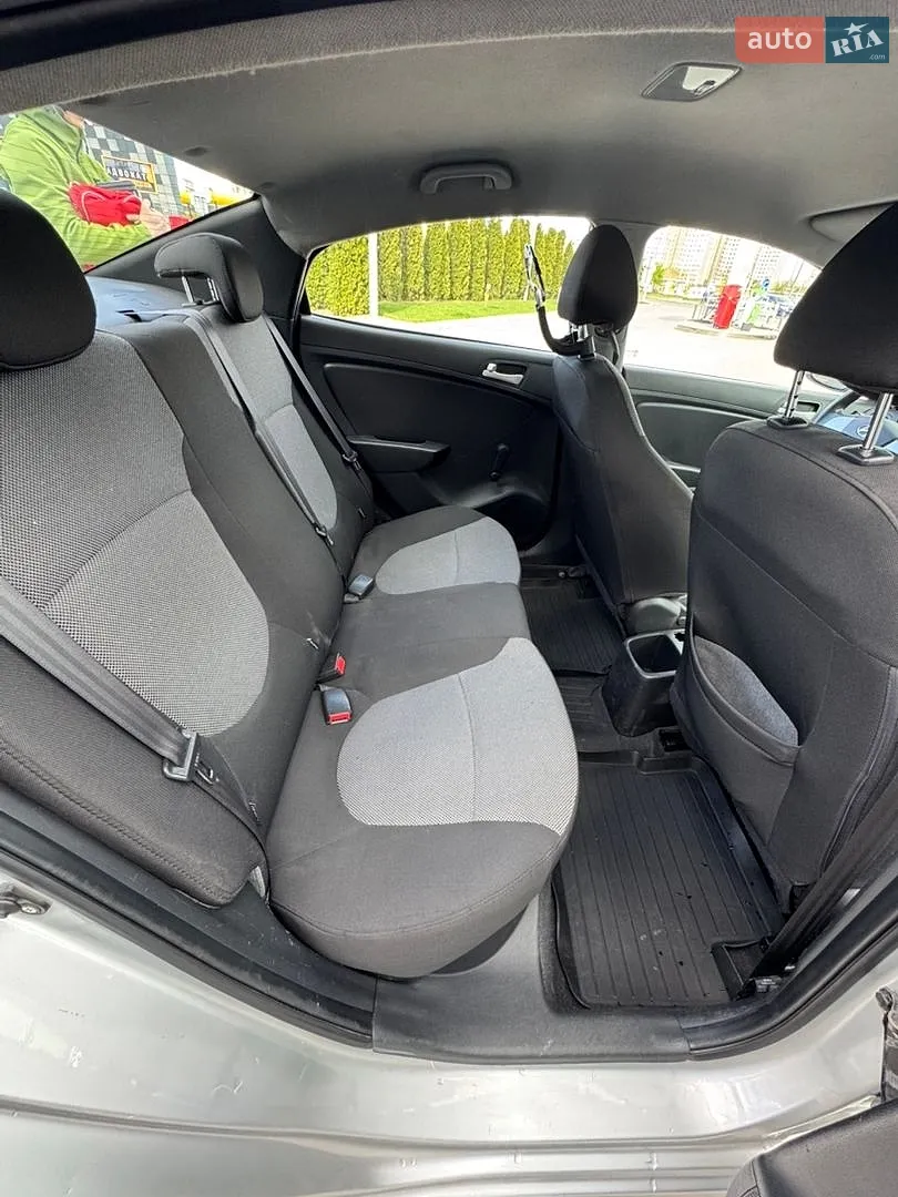 2011 Hyundai Accent - мініатюра 17