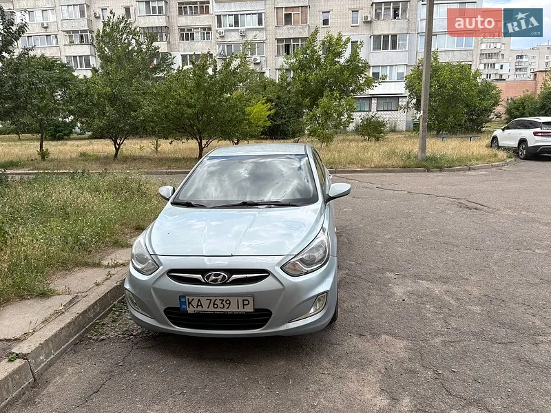 Hyundai Accent 2013