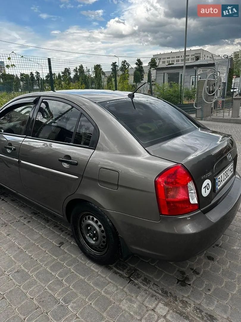 Hyundai Accent 2010