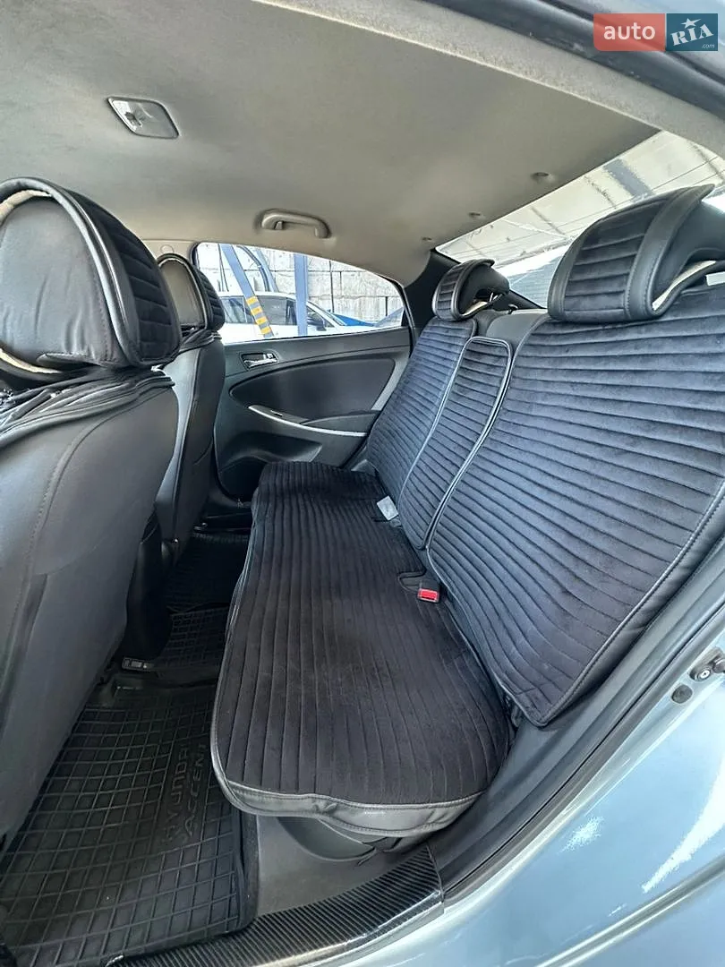 2011 Hyundai Accent - мініатюра 11