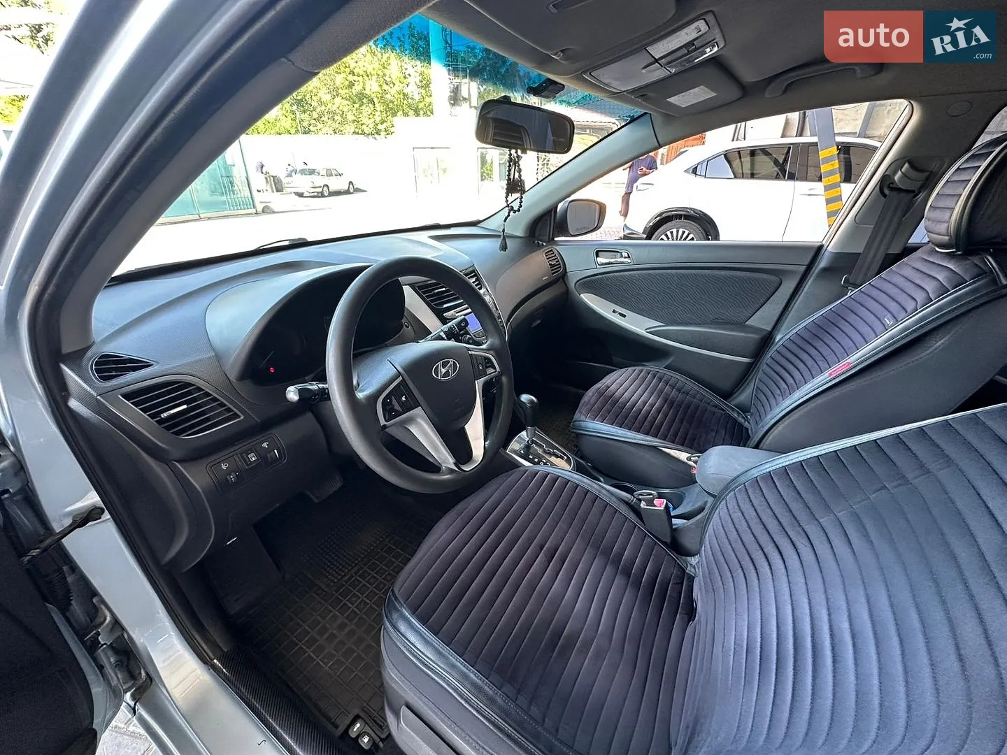 2011 Hyundai Accent - мініатюра 9