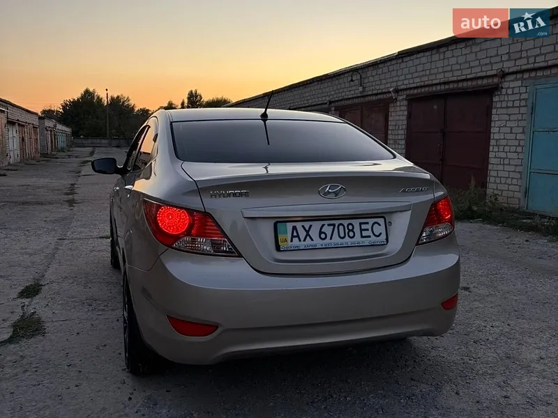 Hyundai Accent 2014