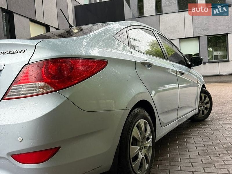 Седан Hyundai Accent 2012 в Киеве