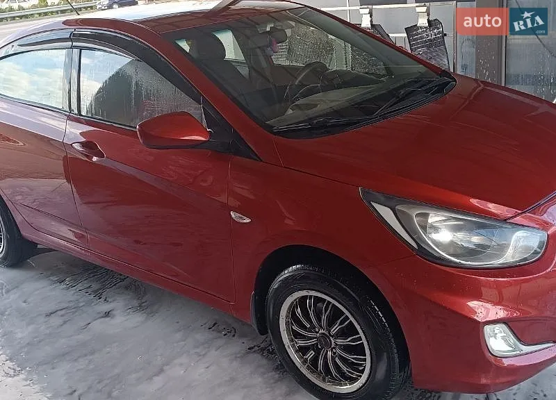 Hyundai Accent