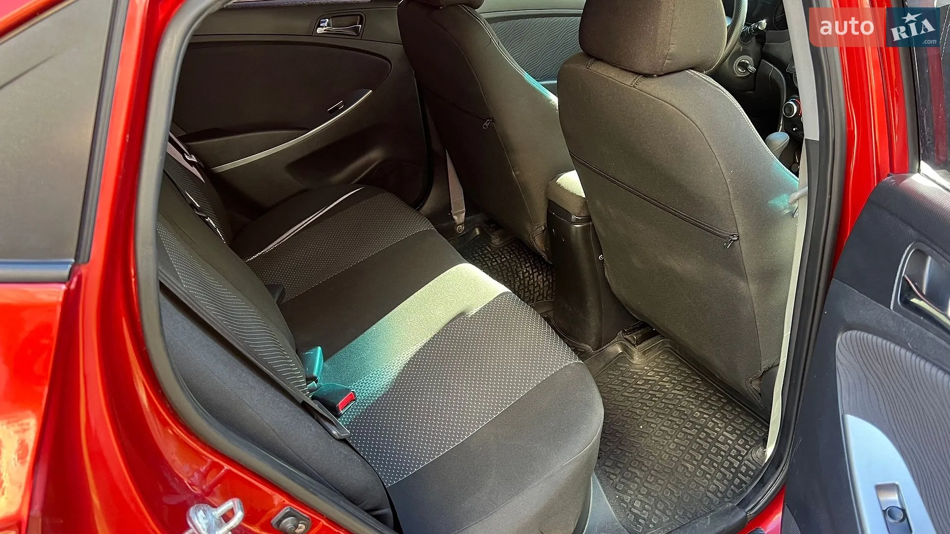 2011 Hyundai Accent - мініатюра 24