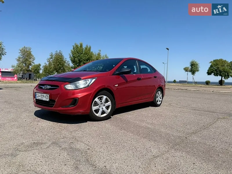 Hyundai Accent 2013