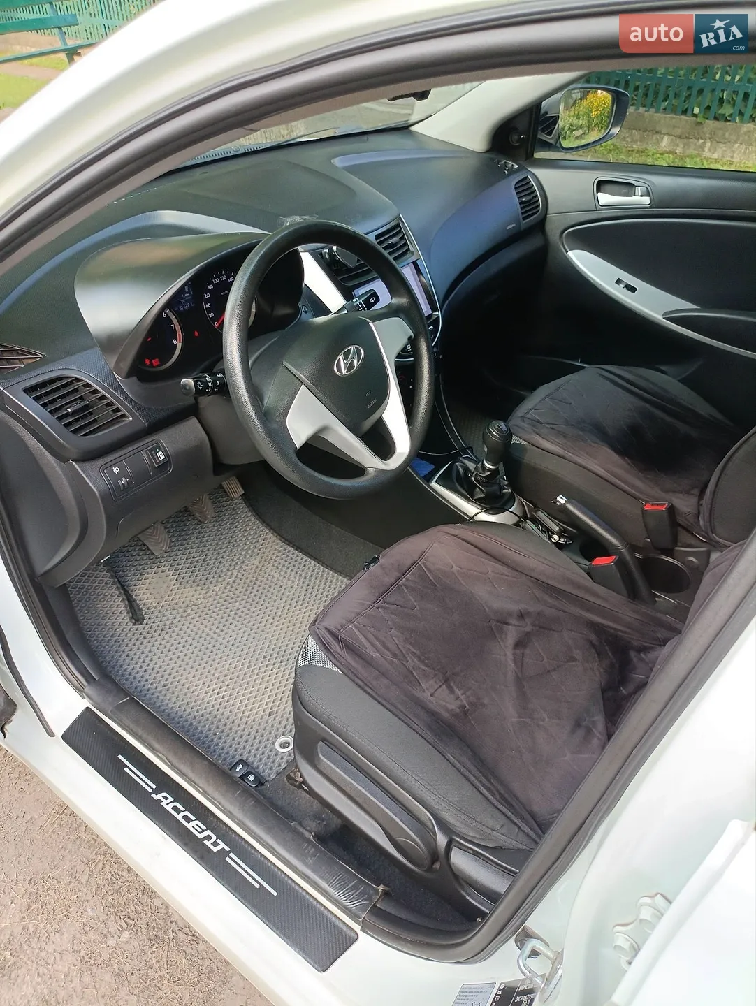 2012 Hyundai Accent - мініатюра 12