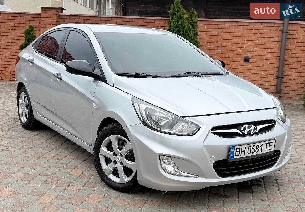 2011 Hyundai Accent - мініатюра 12