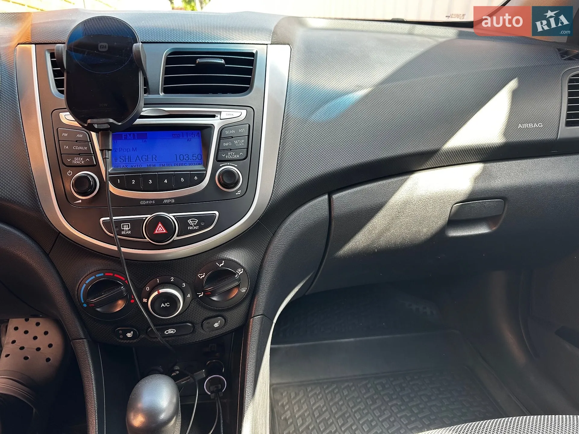 2013 Hyundai Accent - мініатюра 9