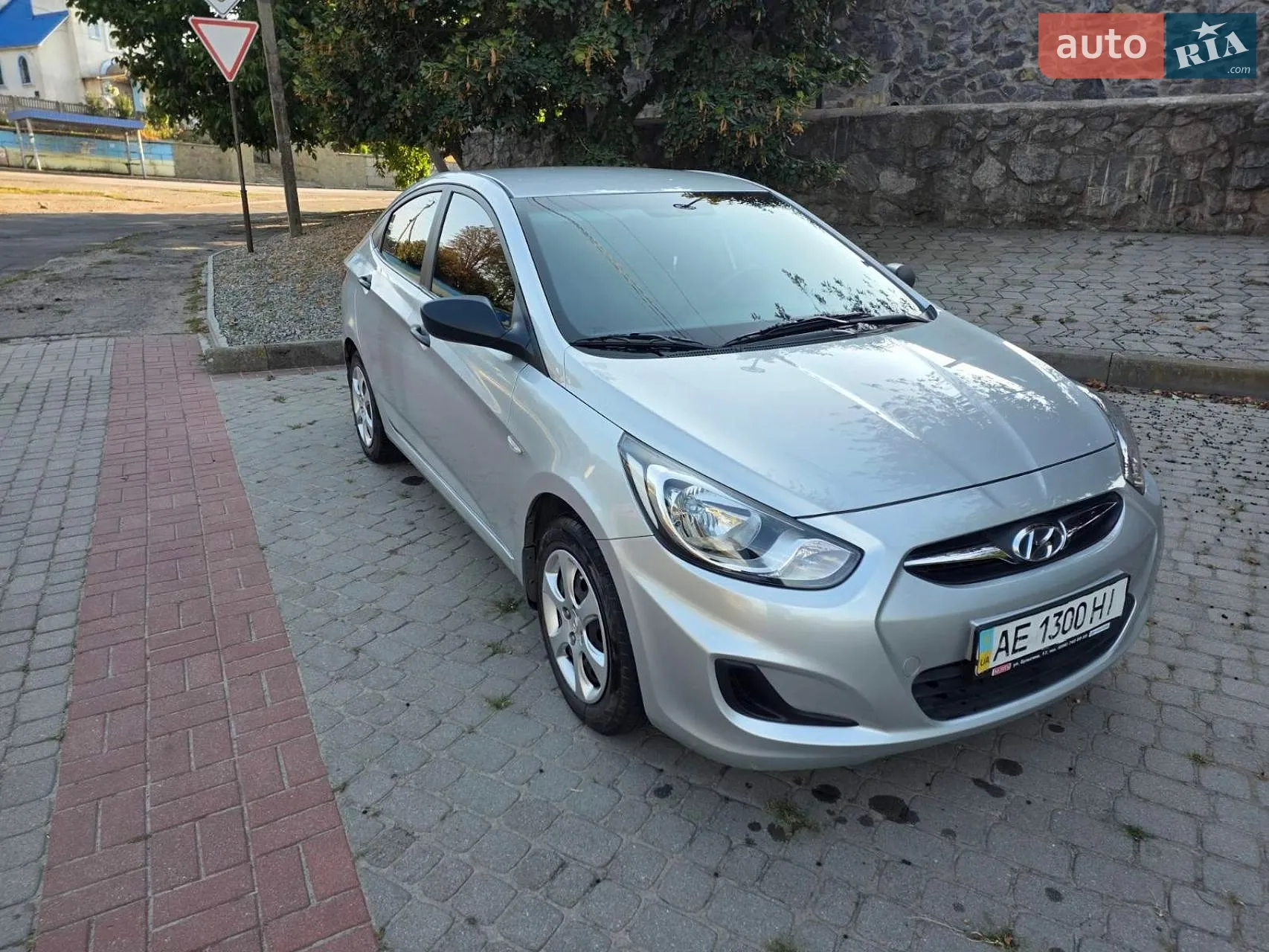 2012 Hyundai Accent - мініатюра 2