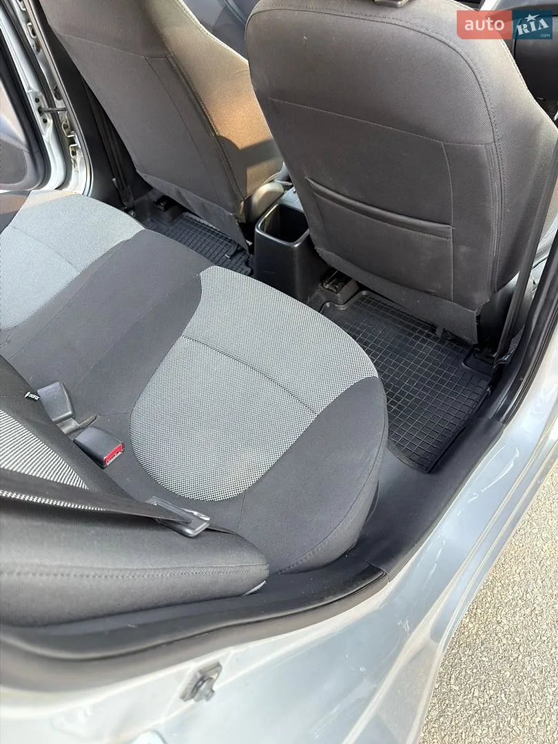 2011 Hyundai Accent - мініатюра 13