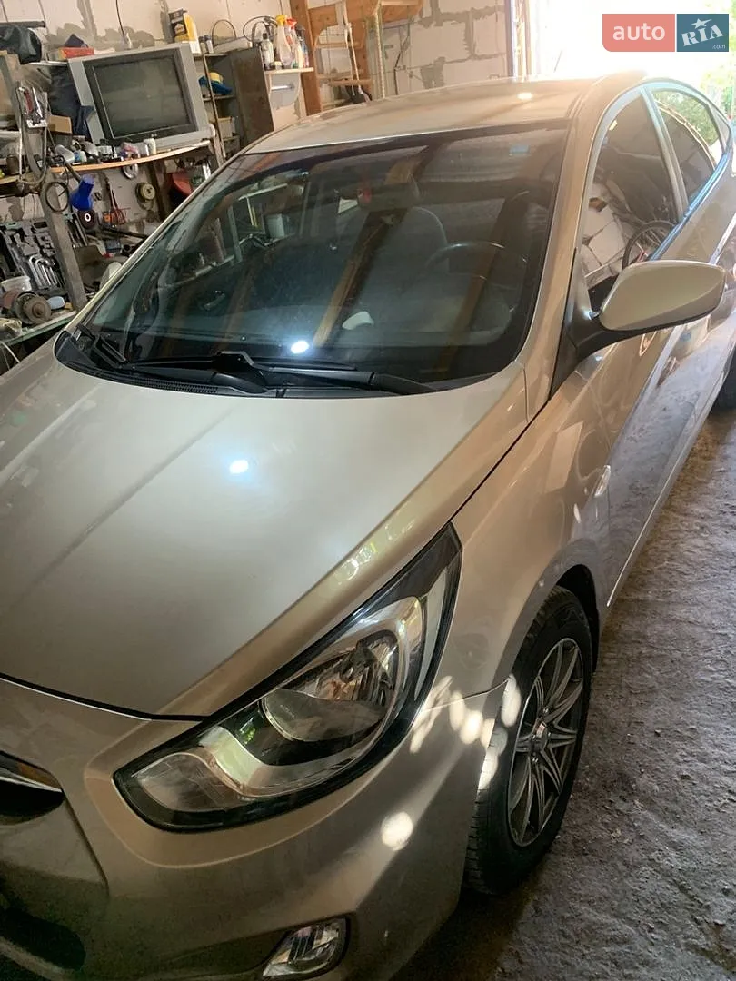 2011 Hyundai Accent - мініатюра 5