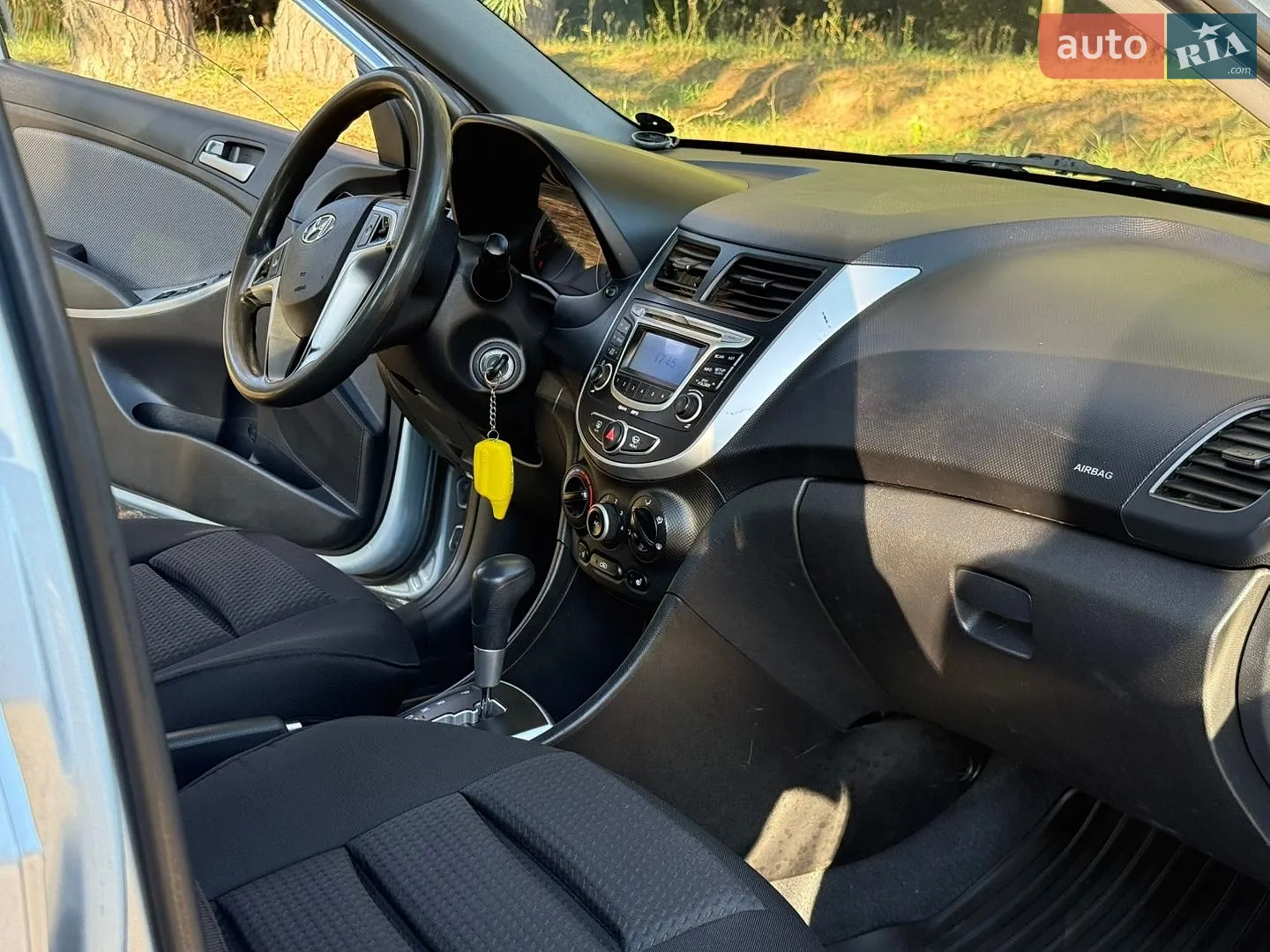 2012 Hyundai Accent - мініатюра 16