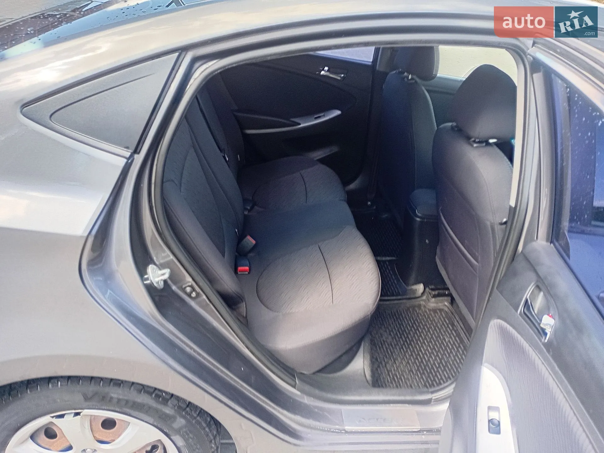 2011 Hyundai Accent - мініатюра 11