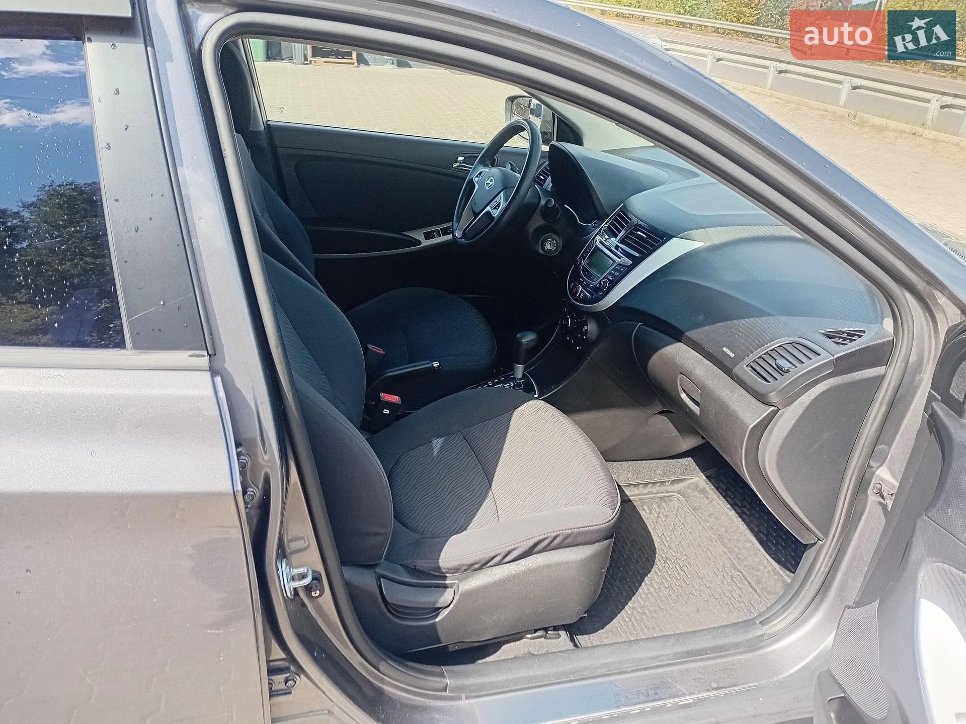 2011 Hyundai Accent - мініатюра 12