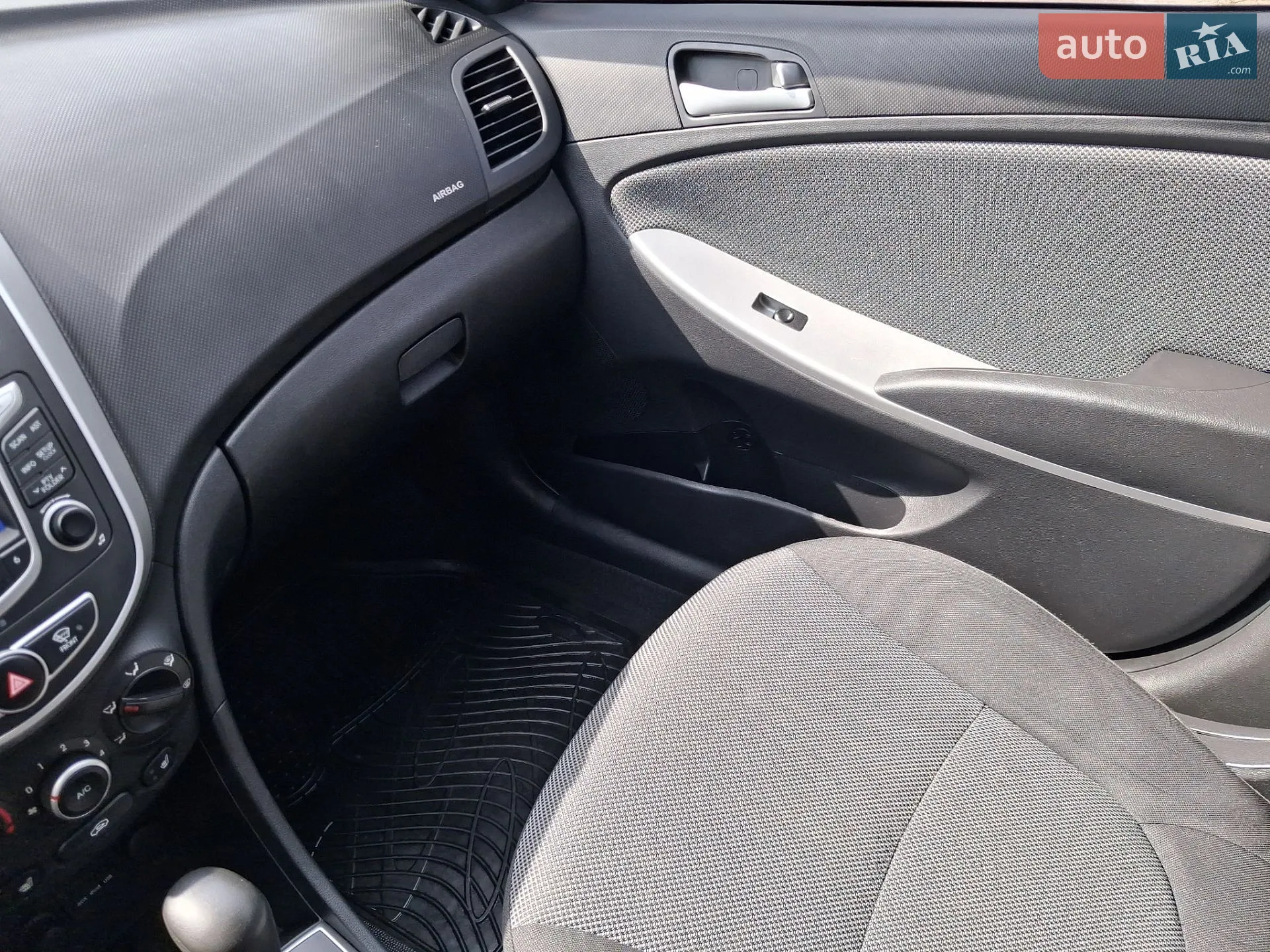 2013 Hyundai Accent - мініатюра 20