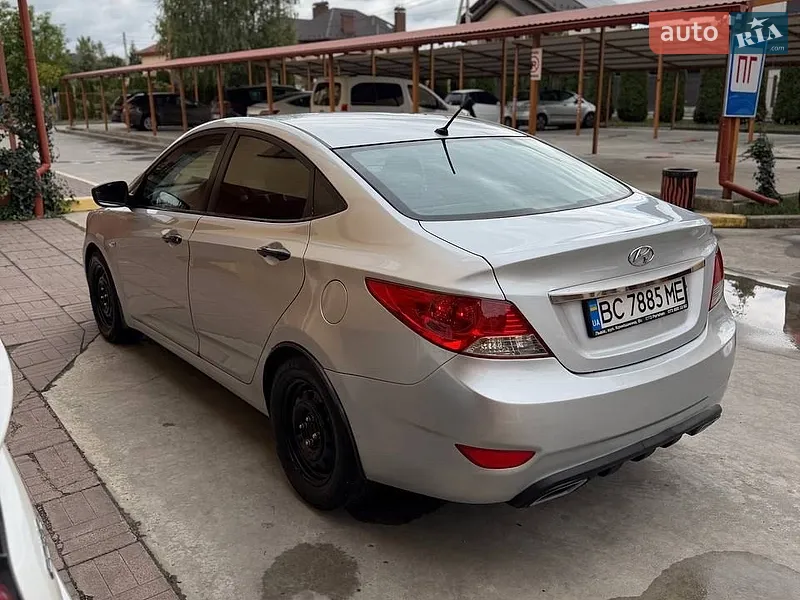 Hyundai Accent 2014