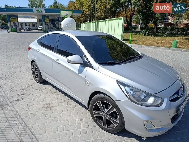 Hyundai Accent 2011