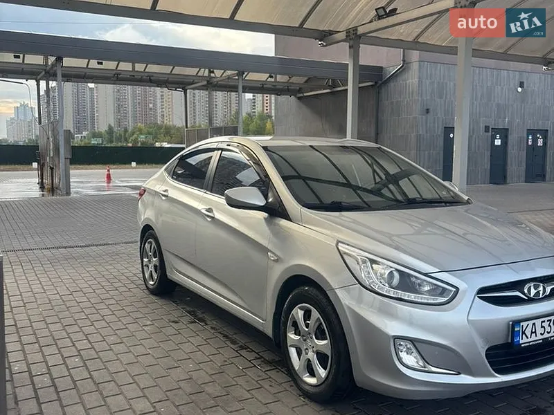 Hyundai Accent 2013