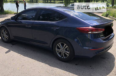 Седан Hyundai Avante 2016 в Ровно