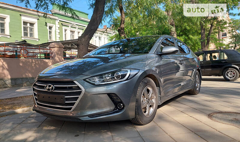 Седан Hyundai Avante 2017 в Одессе