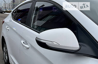 Седан Hyundai Avante 2017 в 