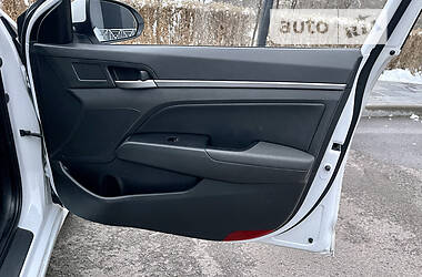 Седан Hyundai Avante 2017 в 