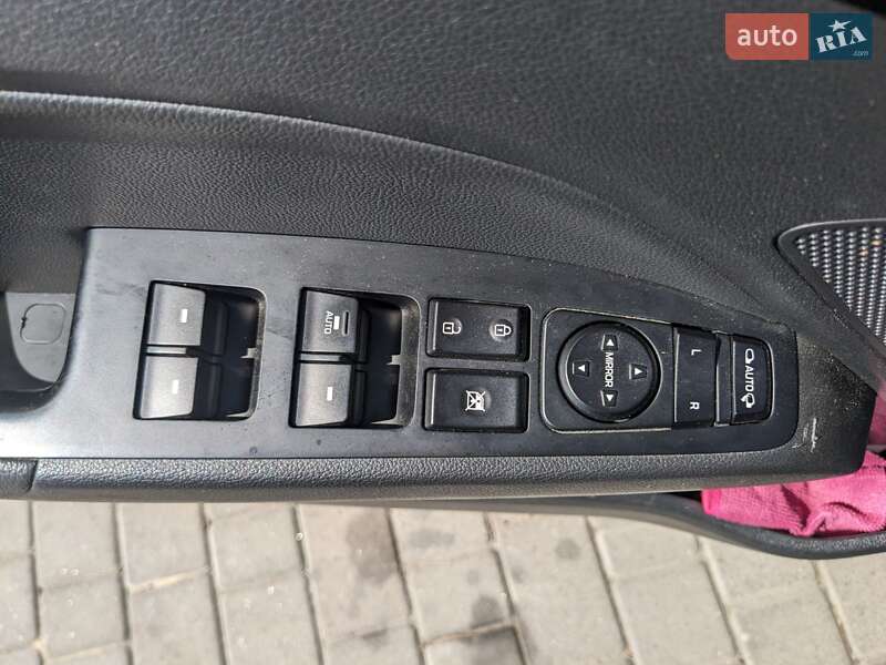 Седан Hyundai Avante 2016 в Киеве