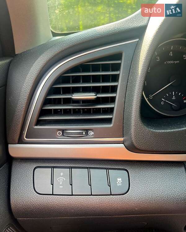 Седан Hyundai Avante 2017 в Харькове