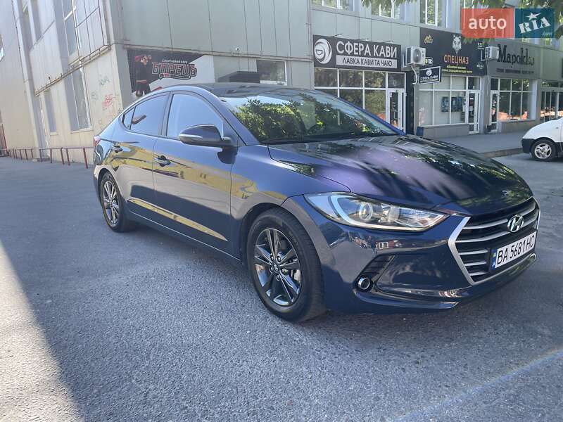 Седан Hyundai Avante 2016 в Кропивницком